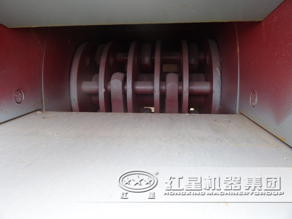 錳礦石破碎機(jī)內(nèi)部細(xì)節(jié) 錳礦石破碎機(jī)內(nèi)部細(xì)節(jié)