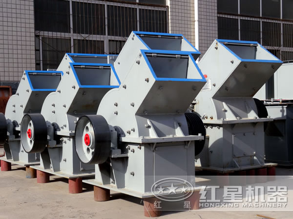 不同型號(hào)的錘式打砂機(jī) 不同型號(hào)的錘式打砂機(jī)