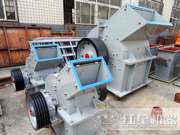 不同規格下的爐渣錘式破碎機 不同規格下的爐渣錘式破碎機