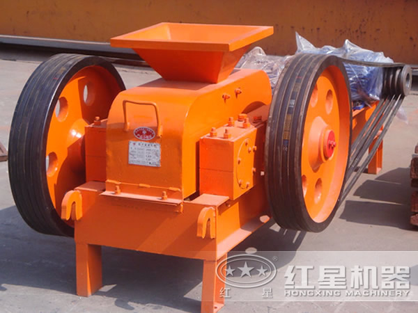 不同角度下的輥式破碎機設備 不同角度下的輥式破碎機設備