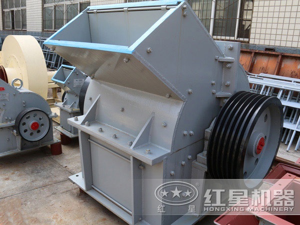 不同規(guī)格下的錘式反擊破碎機(jī) 不同規(guī)格下的錘式反擊破碎機(jī)