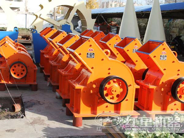 排列整齊的煤炭錘式破碎機 排列整齊的煤炭錘式破碎機
