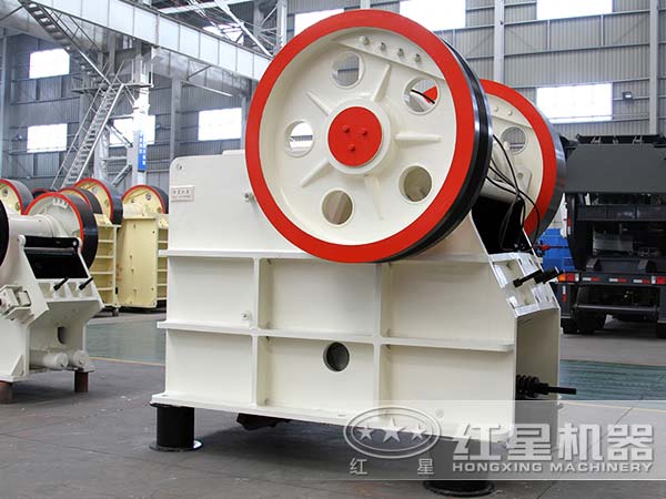 復擺鄂式破碎機側面圖 復擺鄂式破碎機側面圖