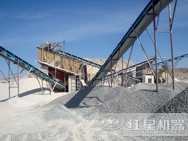 石子破碎生產(chǎn)線客戶現(xiàn)場圖一 石子破碎生產(chǎn)線客戶現(xiàn)場圖一