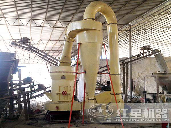 三環(huán)中速微粉磨工作現(xiàn)場(chǎng) 三環(huán)中速微粉磨工作現(xiàn)場(chǎng)