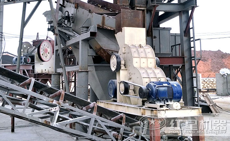 磚廠雙級粉碎機(jī)工作現(xiàn)場圖片 磚廠雙級粉碎機(jī)工作現(xiàn)場圖片