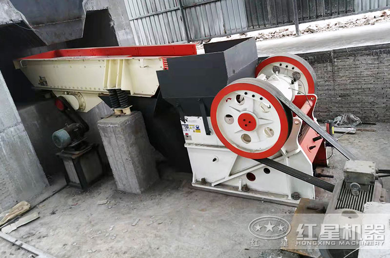 硬巖石料用那種破碎機(jī)？多少錢一臺(tái)？