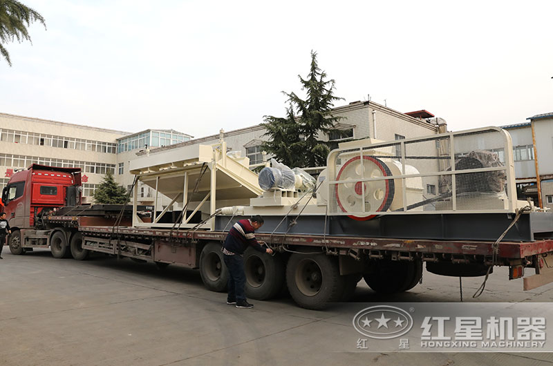 全自動液壓對輥制砂機發貨現場 全自動液壓對輥制砂機發貨現場