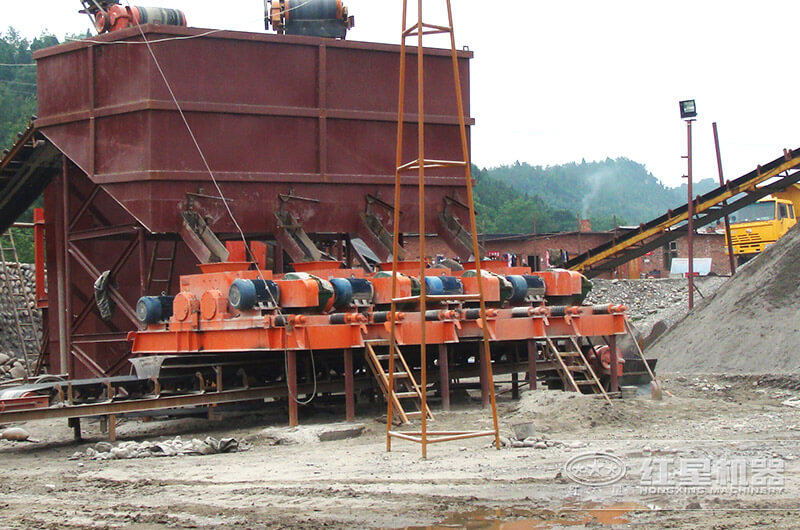 對輥式破碎機破碎原料煤現場 對輥式破碎機破碎原料煤現場