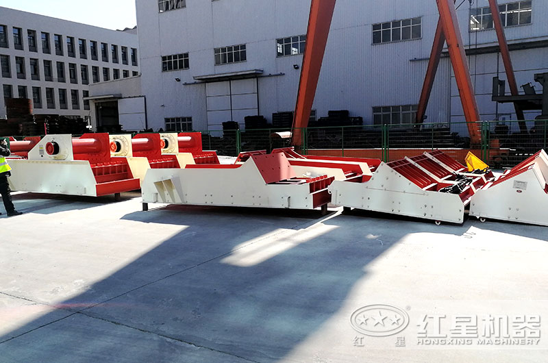 振動給料機(jī)現(xiàn)貨供應(yīng),型號全 振動給料機(jī)現(xiàn)貨供應(yīng),型號全