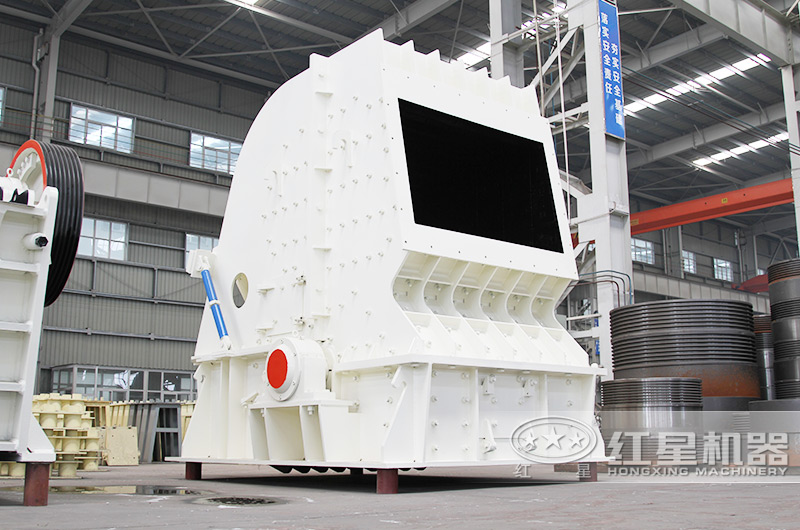 大型重錘式破碎機設備生產車間 大型重錘式破碎機設備生產車間