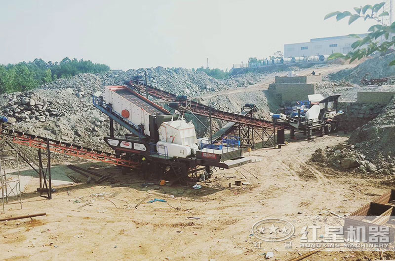 移動式破碎生產線現場圖片 移動式破碎生產線現場圖片