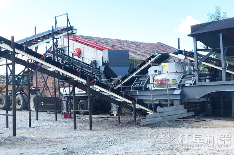 河南客戶移動式制砂機工作現(xiàn)場圖片 河南客戶移動式制砂機工作現(xiàn)場圖片