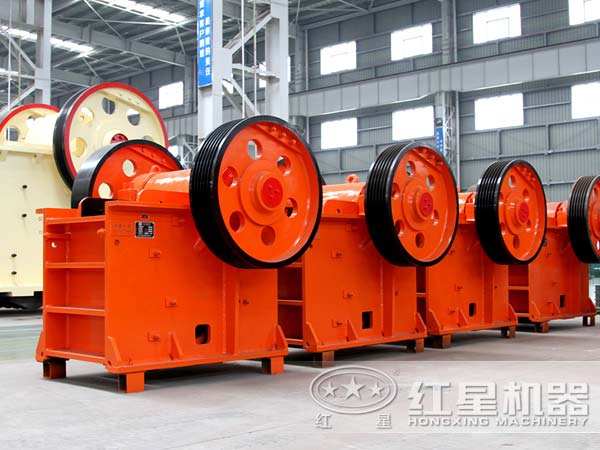 顎式破碎機背面 顎式破碎機背面