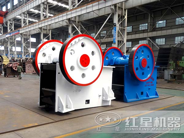 優(yōu)質(zhì)顎式破碎機(jī)廠家生產(chǎn)車間 優(yōu)質(zhì)顎式破碎機(jī)廠家生產(chǎn)車間