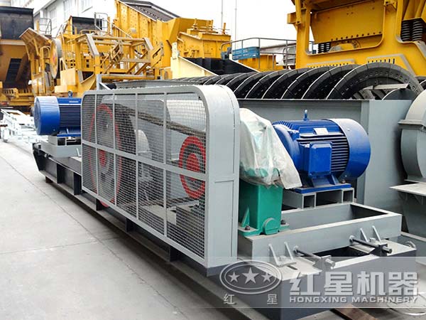 不同視角下的輥式破碎機 不同視角下的輥式破碎機