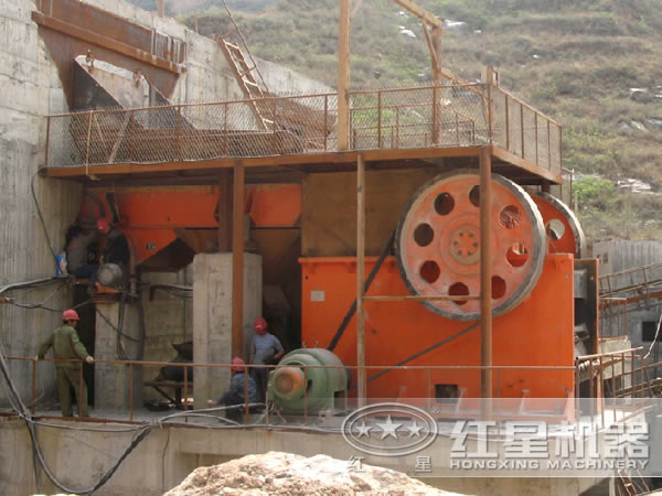 礦石破碎機(jī)價(jià)格一臺(tái)多少錢(qián)