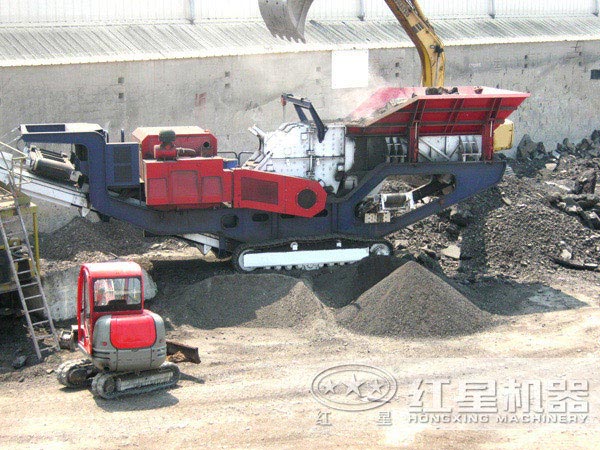 建筑垃圾移動(dòng)破碎站工作現(xiàn)場 建筑垃圾移動(dòng)破碎站工作現(xiàn)場