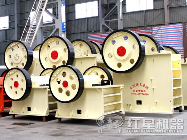 不同規(guī)格下的鵝卵石顎式破碎機 不同規(guī)格下的鵝卵石顎式破碎機