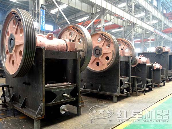 磷礦石破碎機生產(chǎn)車間 磷礦石破碎機生產(chǎn)車間