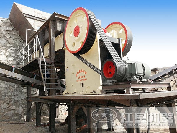 粉煤灰破碎機工作現場 粉煤灰破碎機工作現場