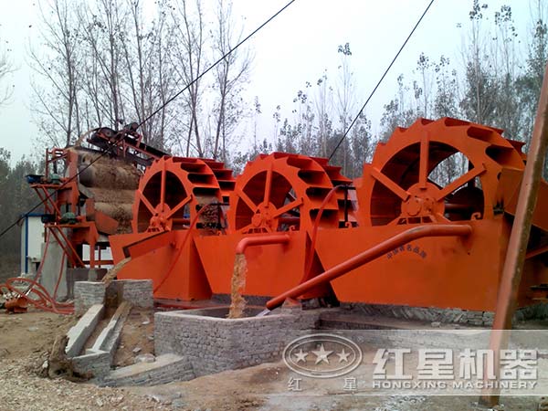 單葉輪洗砂機(jī)工作現(xiàn)場(chǎng) 單葉輪洗砂機(jī)工作現(xiàn)場(chǎng)