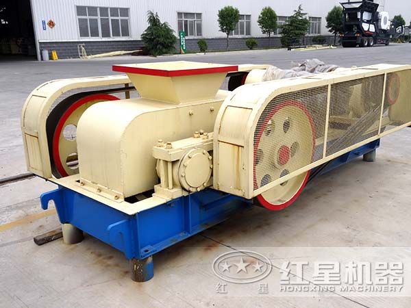 對輥式礦石破碎機 對輥式礦石破碎機