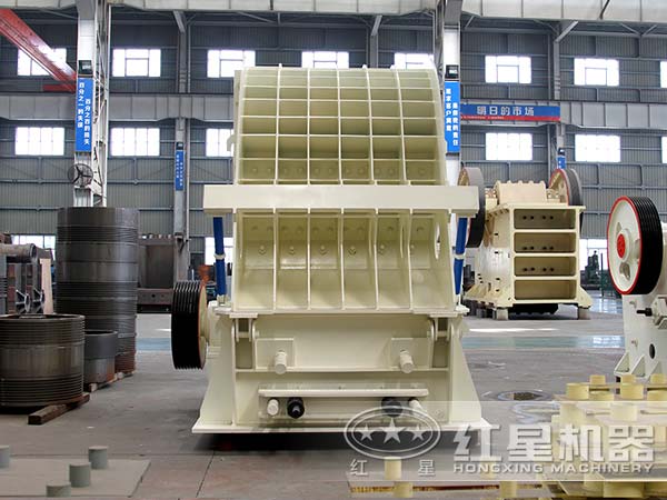 不同角度下的反擊式粉碎機 不同角度下的反擊式粉碎機