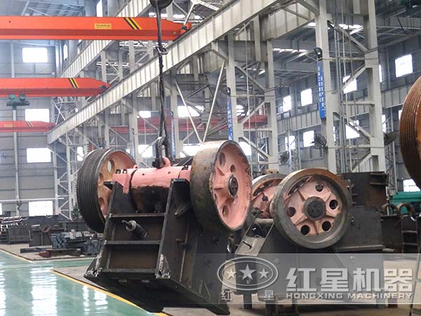 顎式石子破碎機生產車間 顎式石子破碎機生產車間