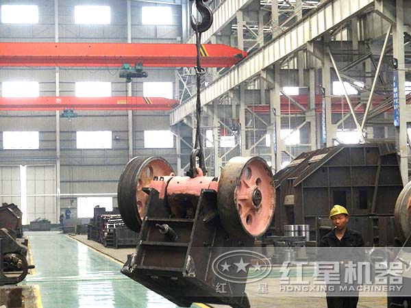 高產鄂式破碎機生產車間 高產鄂式破碎機生產車間