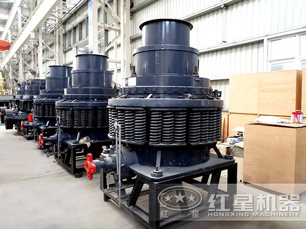 不同規(guī)格下的1200圓錐破碎機(jī) 不同規(guī)格下的1200圓錐破碎機(jī)