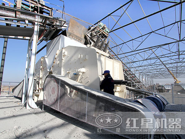 尾礦石反擊式破碎機(jī) 尾礦石反擊式破碎機(jī)