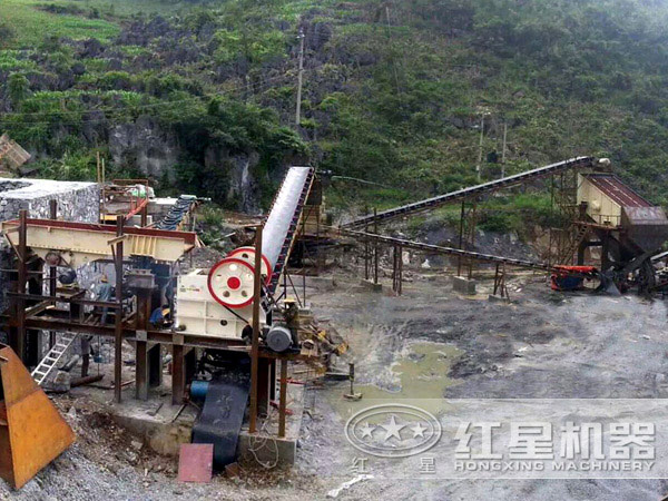 150×250顎式破碎機工作于山東/聊城 150×250顎式破碎機工作于山東/聊城