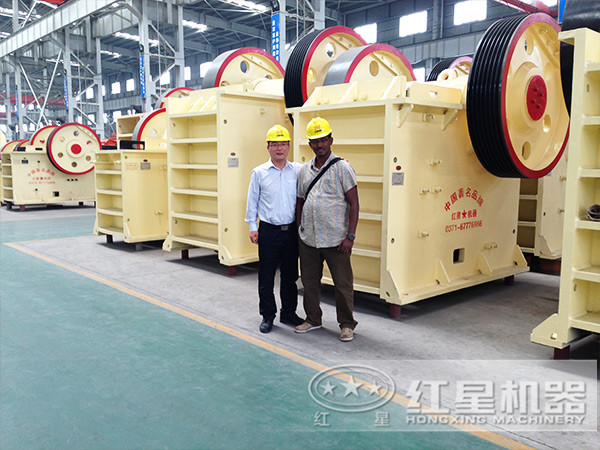 多規(guī)格石子粗碎機(jī) 多規(guī)格石子粗碎機(jī)