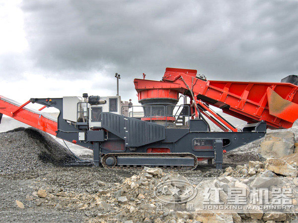 山西履帶移動破碎篩分一體機現場 山西履帶移動破碎篩分一體機現場