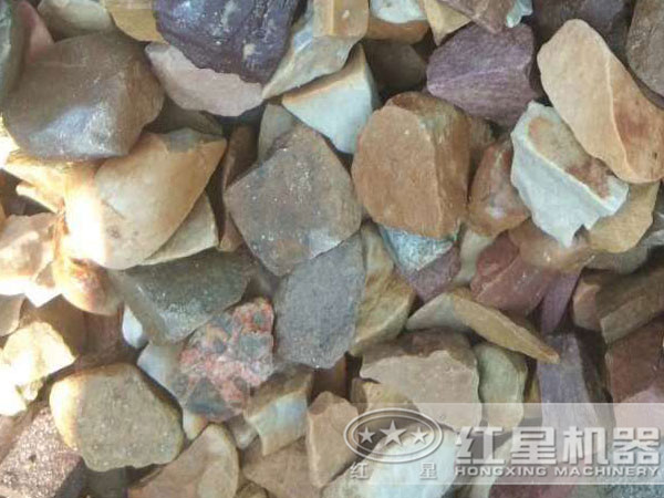 打石機破碎出的13石子 打石機破碎出的13石子