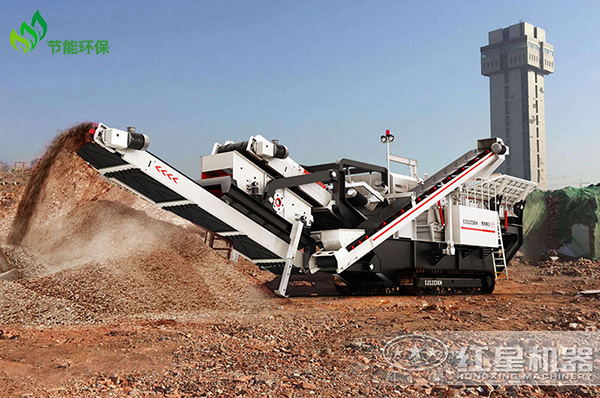 移動履帶一體式破碎機破碎現場 移動履帶一體式破碎機破碎現場