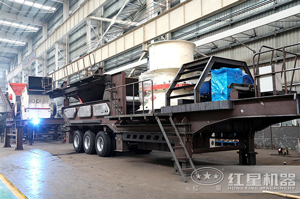 搭配不同主機(jī)的石料移動(dòng)磕石機(jī)生產(chǎn)車間 搭配不同主機(jī)的石料移動(dòng)磕石機(jī)生產(chǎn)車間