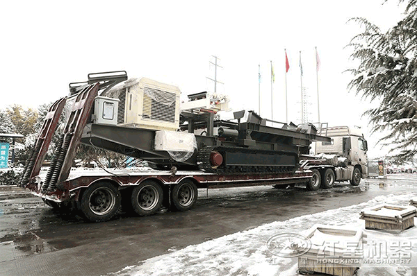 紅星大型履帶粉碎石子一體機(jī)發(fā)往山西 紅星大型履帶粉碎石子一體機(jī)發(fā)往山西