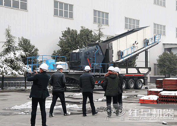 技術經理陪同山西用戶考察設備 技術經理陪同山西用戶考察設備