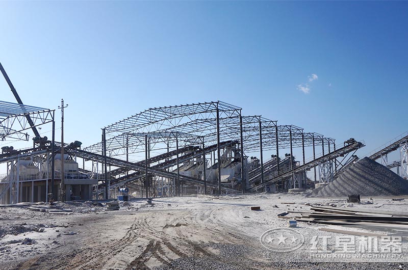 大型反擊鵝卵石破碎現場 大型反擊鵝卵石破碎現場