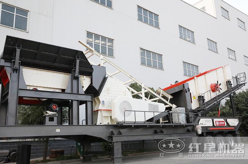 時產100噸左右的移動顎式碎石機 時產100噸左右的移動顎式碎石機