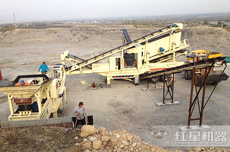 移動磕石加工現場 移動磕石加工現場