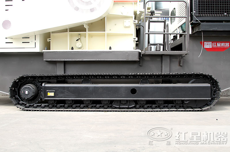 履帶加持下,即使是崎嶇不平的山路,設(shè)備也如履平底 履帶加持下,即使是崎嶇不平的山路,設(shè)備也如履平底