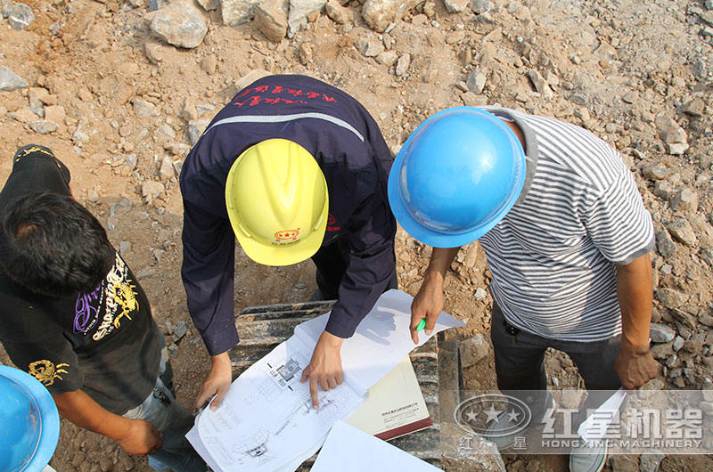 紅星技術人員現場指導客戶安裝 紅星技術人員現場指導客戶安裝