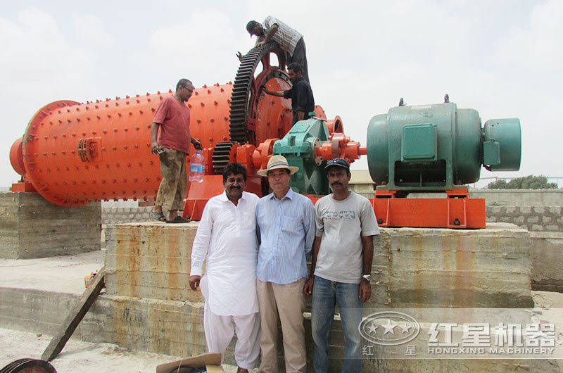 1.2米石灰石球磨機客戶現場 1.2米石灰石球磨機客戶現場