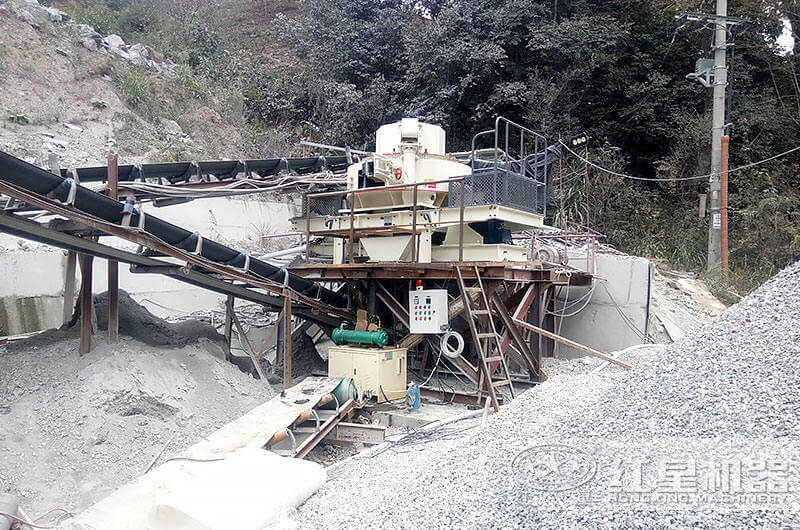 石灰石制砂現(xiàn)場 石灰石制砂現(xiàn)場