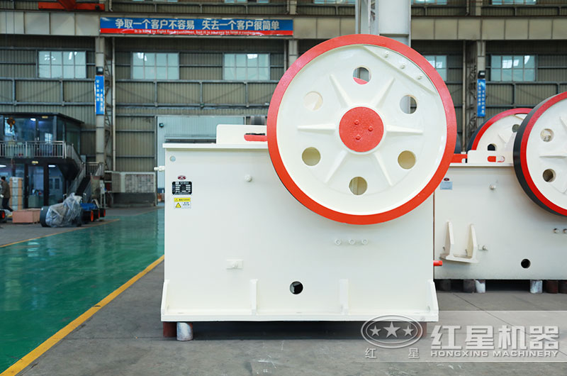 柴油鄂破碎石機(jī) 柴油鄂破碎石機(jī)