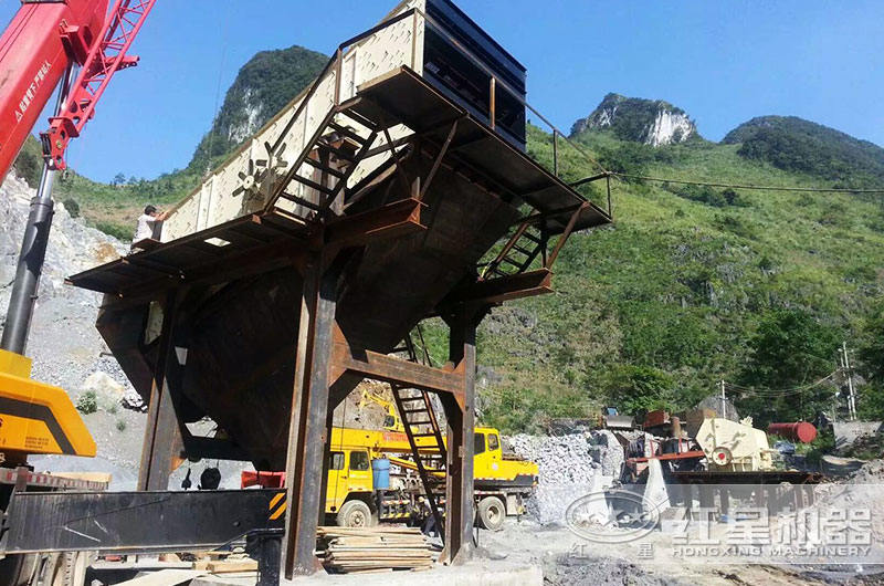 青石加工現場 青石加工現場