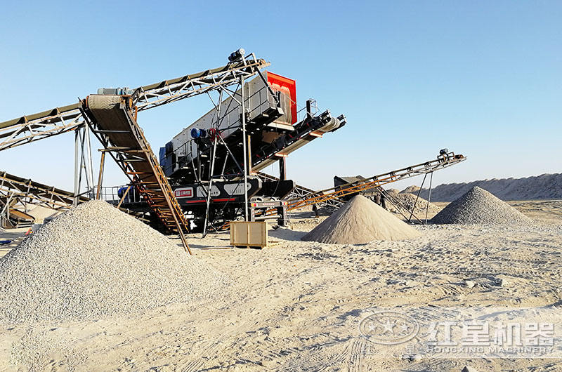 輪胎移動(dòng)制沙機(jī)作業(yè)現(xiàn)場(chǎng) 輪胎移動(dòng)制沙機(jī)作業(yè)現(xiàn)場(chǎng)